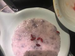 爱心虾滑-红九格老火锅(三峡广场店)