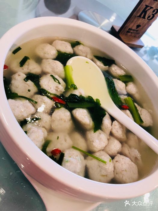 挪亚海味酒家小白菜鱼丸汤图片 - 第1张