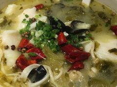 -渝是乎酸菜鱼(龙旗购物中心店)