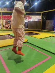 -蹦蹦跳跳(新奥购物中心店)