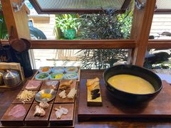 -银米·云南传统过桥米线(双廊黑金冠店)