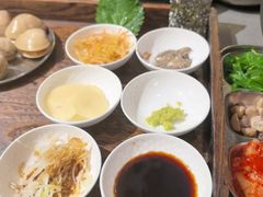 -围炉肉舍•炭烤活鳗•丹东海鲜烤肉(步行街店)