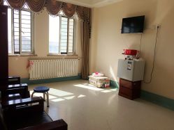 8楼产后813套间客厅-大连市妇女儿童医疗中心