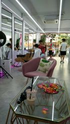 点击看大图 -A HAIR SALON