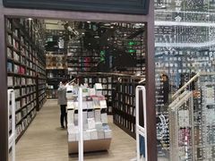 -钟书阁(群光广场店)
