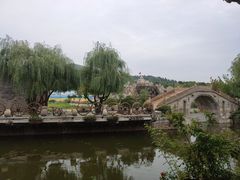 -雪山彩虹谷景区