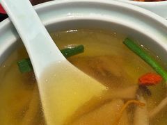 菌菇汤-裕兴记•蟹黄面馆(人民广场店)