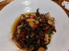 -新白鹿餐厅(银泰西湖文化广场店)