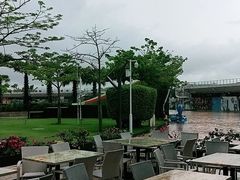 -亚龙湾中心广场