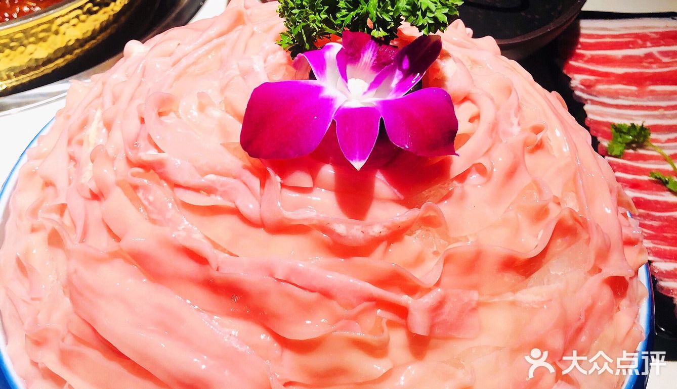 探店黑珍珠，火锅排队王名副其实