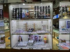 -三叶眼镜城批发市场(上海火车站店)