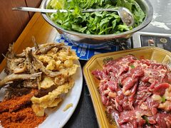 -黄利砖万峰林布依特色酸笋牛肉馆