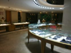 -北京七彩云南翡翠珠宝旗舰店(月坛店)