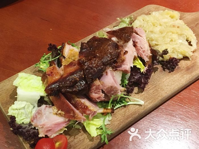 德国巴伐利亚烤猪肘