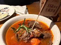 罗马红酒炖牛肉配自制吐司条-JINNS锦时 steak&pizza(浸信会礼拜堂旧址店)
