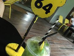 -莓园冰淇淋店