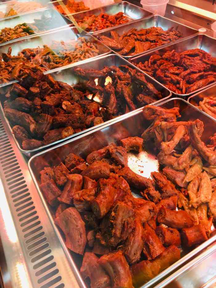 卤小鲜(罗马景福城店)-"一家专门的特色卤味小店,在西安也还有好多.
