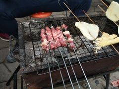 -龙裕山庄烤全羊