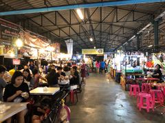 -席娜卡琳火车铁道夜市