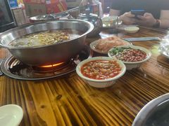 -周良天山牛杂城(天山路总店)