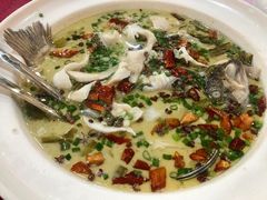招牌无骨酸菜鱼-金苑海鲜酒家(新港中路店)