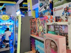 -反斗乐园π·电玩·高空拓展·蹦床(龙华天虹店)