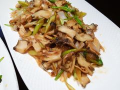 -五谷丰登农家院·地道胶东菜·海鲜烧烤(威海店)