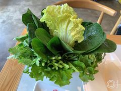 蔬菜拼-焯牛潮汕牛肉火锅(云峰街创始店)