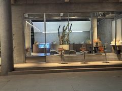 -洪小鹏生活美学馆(领SHOW天地店)