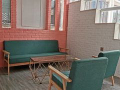 -喵屿·大理花园猫咖