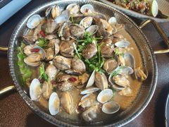 -曼听小寨海鲜烧烤·大连辣炒大王(盖州街店)