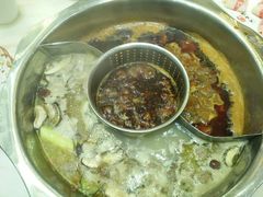 滋补土鸡锅-重庆乡水源火锅(谷埠店)