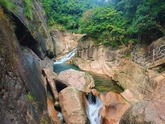 -鄣山大峡谷