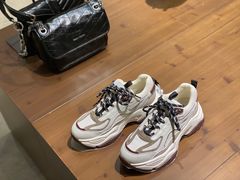 -URBAN REVIVO(北京大兴凯德MALL店)