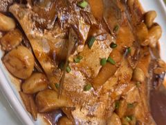 红烧鲳鱼-吕四渔港码头海鲜餐厅