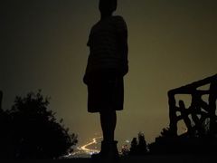 -鬼笑石后山停车场