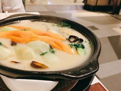 -港丽餐厅(高德置地店)