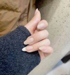 -蜜丝卡伦美甲美睫半永久