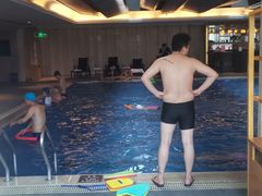 -小鲨鱼游泳培训(会展中心店)