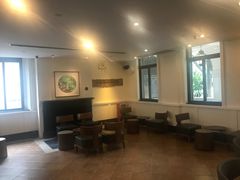 大堂-星巴克臻选(广州沙面店)