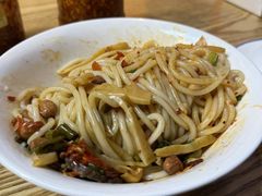 -牛八宝桂林米粉(八里庄店)