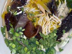 -越洋肖氏老米线(杨家坪店)