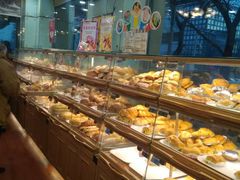 面包甜点陈列柜-新侨三宝乐面包店(崇文门店)