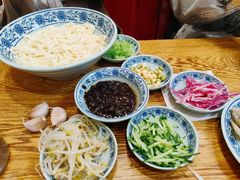 老北京炸酱面-门框胡同百年卤煮(新街口店)
