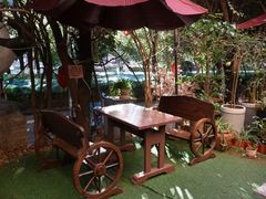 -月亮眼花园餐厅书吧酒吧