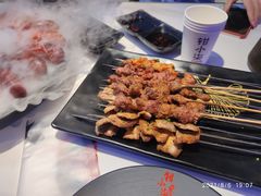-钳小柒·小龙虾蓝龙王烧烤夜宵(长寿路店)