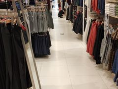 -优衣库(郑州丹尼斯大卫城店)