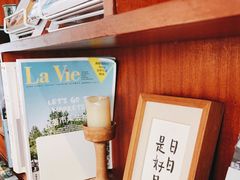 -彳亍咖啡·这里(水湾路店)