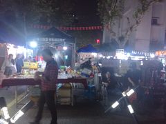 -吴山路夜市