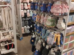 -名创优品(万达广场河东店)